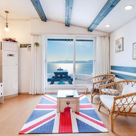 Soulmate Pension Намхэ Экстерьер фото
