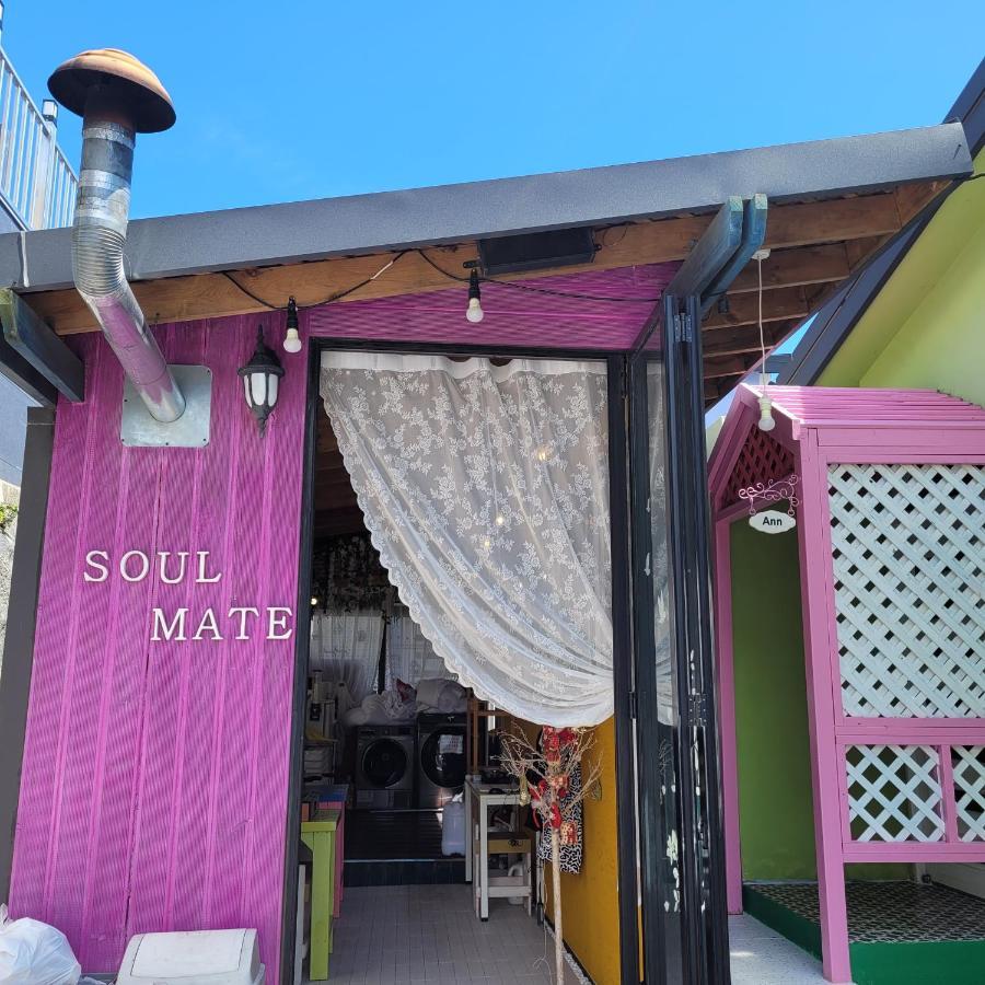 Soulmate Pension Намхэ Экстерьер фото
